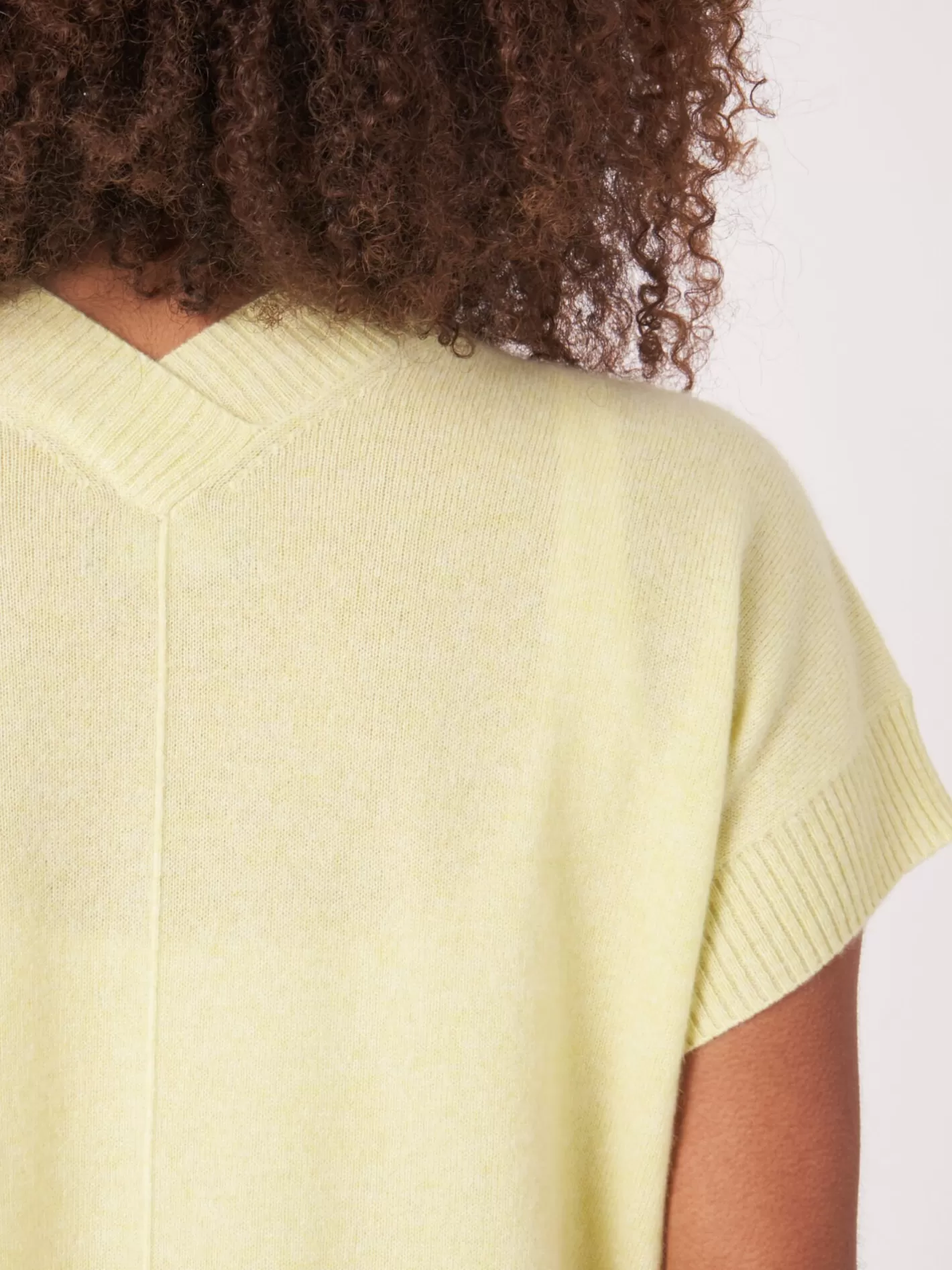 Organic Cashmere<REPEAT cashmere Cropped Boxy Open Front Cardigan With Ribbed V-Neckline At Back Soda